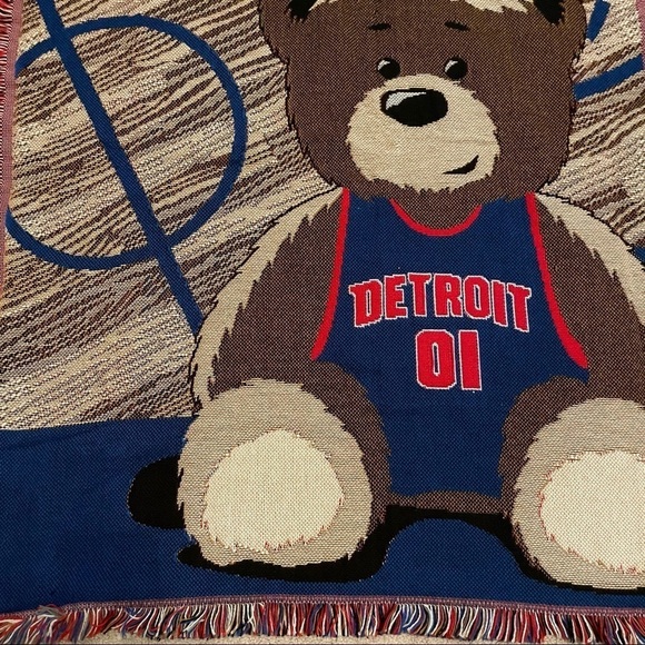 Detroit Pistons Halfcourt tapestry throw blanket new - Picture 3 of 6